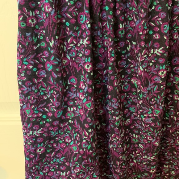 Express Tank Top with Ruffle Detail - Picture 6 of 10